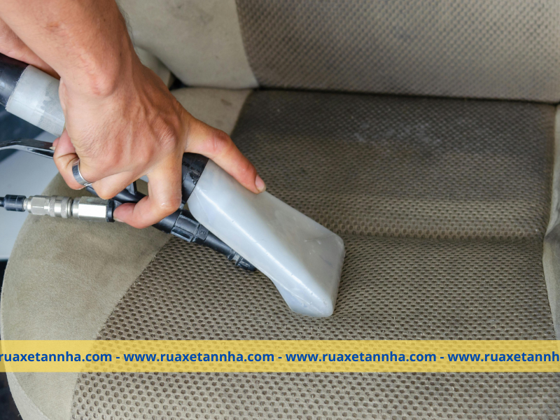 Quy trình 3 bước "Hồi sinh" nội thất tại ruaxetannha.com