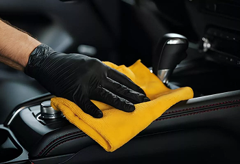 Dịch Vụ Vệ Sinh Nội Thất Xe Hơi Tận Nhà